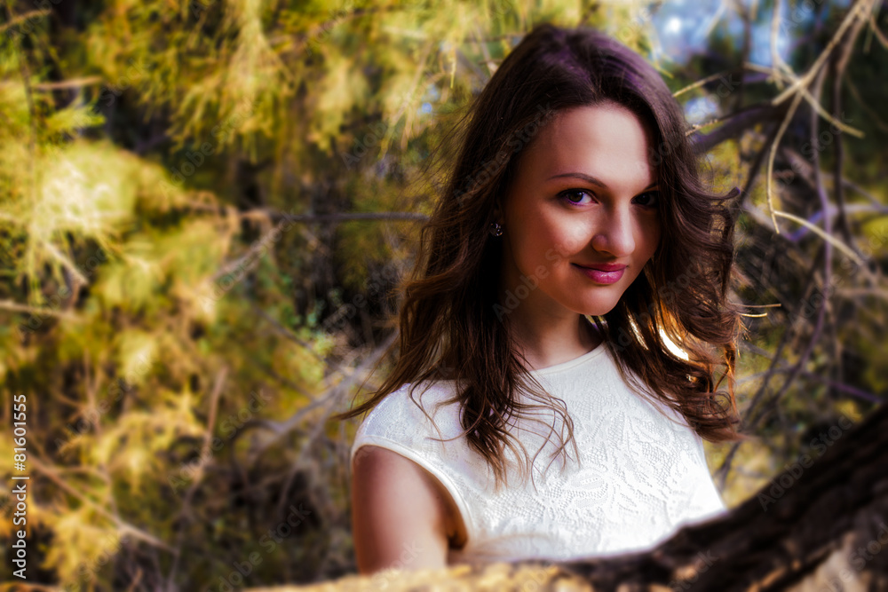 Naklejka premium Молодая красивая девушка