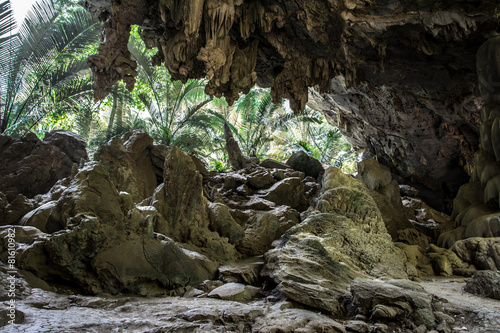 cave huppatat uthaithani thailand