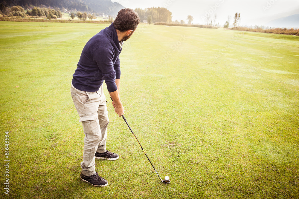 Fototapeta premium Playing in a Big golf course