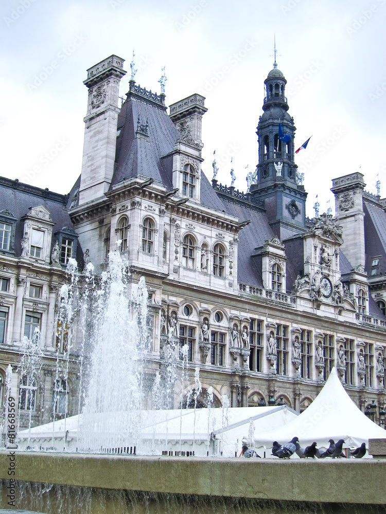 Paris City Hall (Hotel de Ville) and fountains in Paris