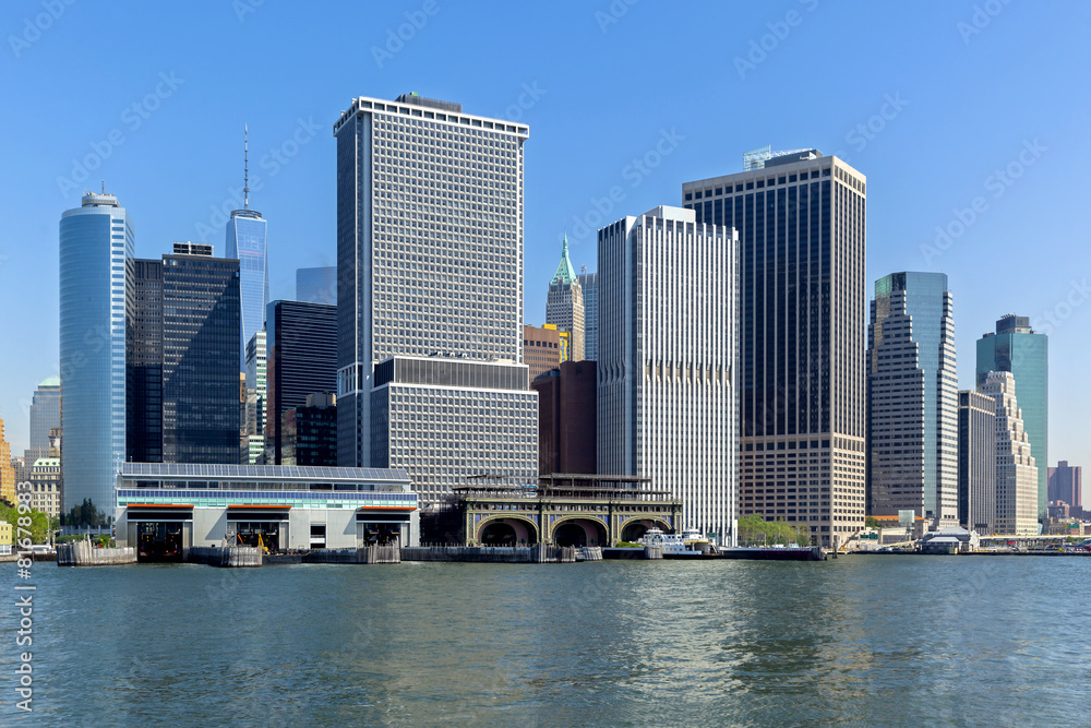 Obraz premium Panoramic view New York City Manhattan downtown skyline at night