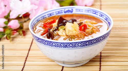 Sauer-scharf-Suppe - chinese hot and sour soup
