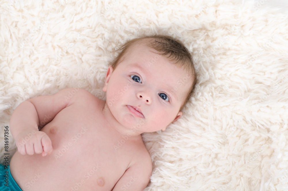 Baby spielt Baby spielt