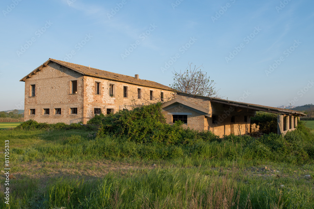 Fattoria abbandonata