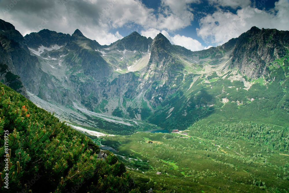 Obraz premium View into a mountain valley