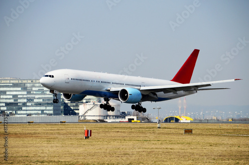 Passagierflugzeug bei der Landung