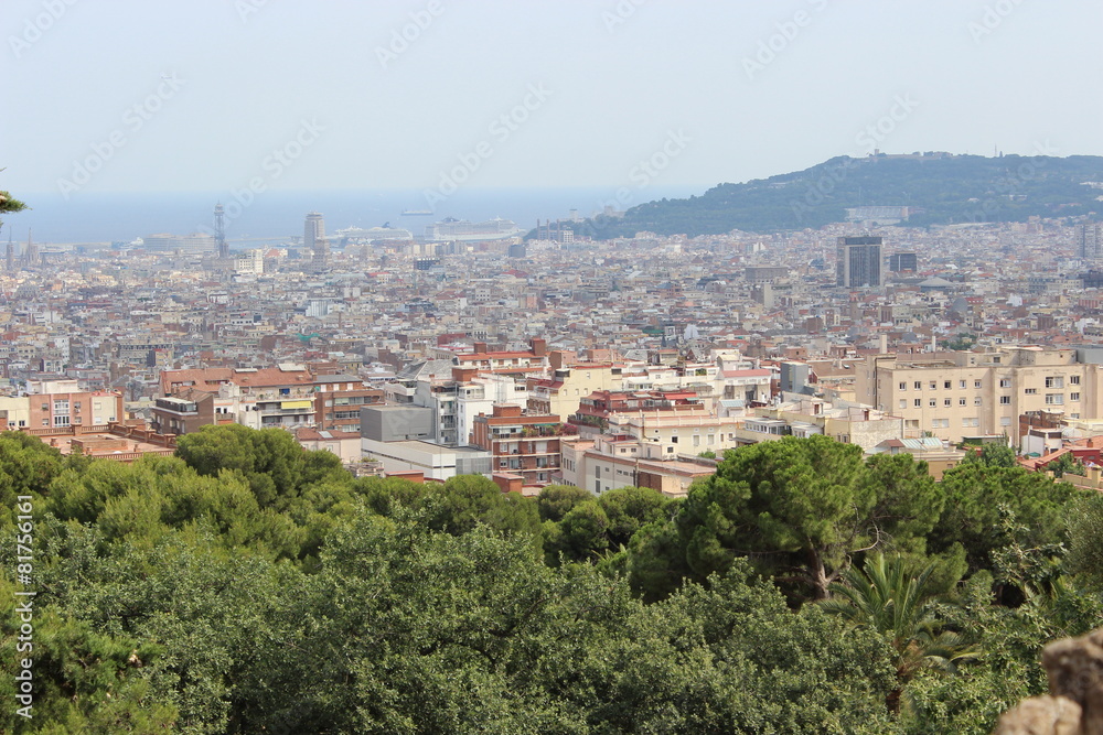 Вид на Барселону из парка