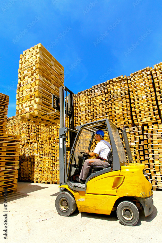 Naklejka premium Forklift