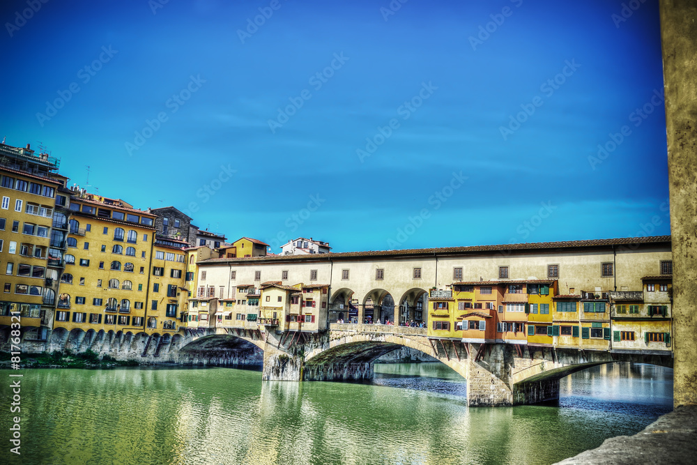 Ponte Vecchio and Arno river in hdr