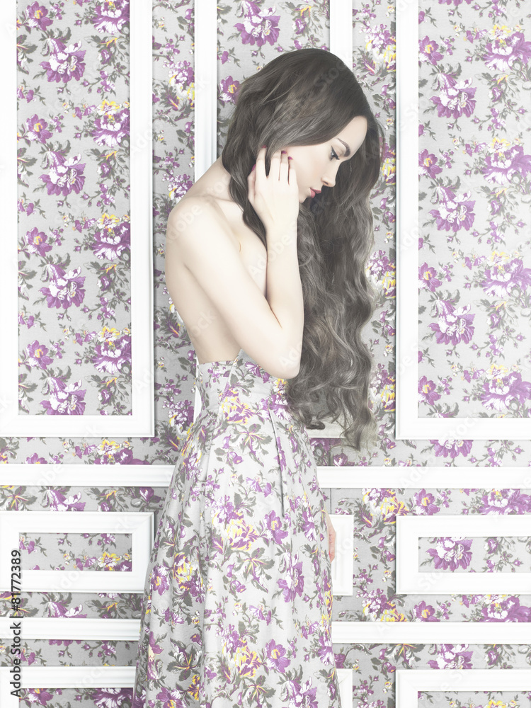 Fototapeta premium Sensual woman on floral background
