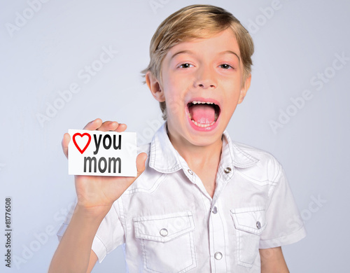 boy say love mom