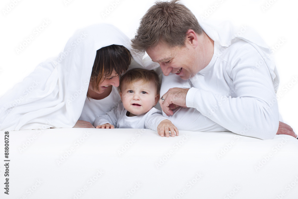 Glückliche Famile mit Kleinkind Glückliche Famile mit Kleinkind