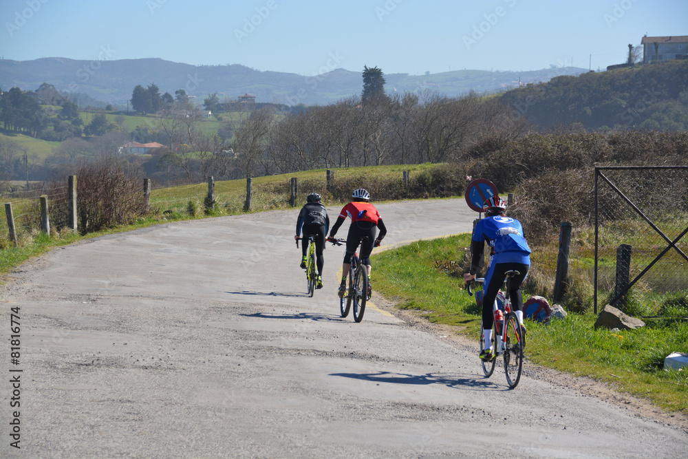 Fototapeta premium carrera ciclista en primavera