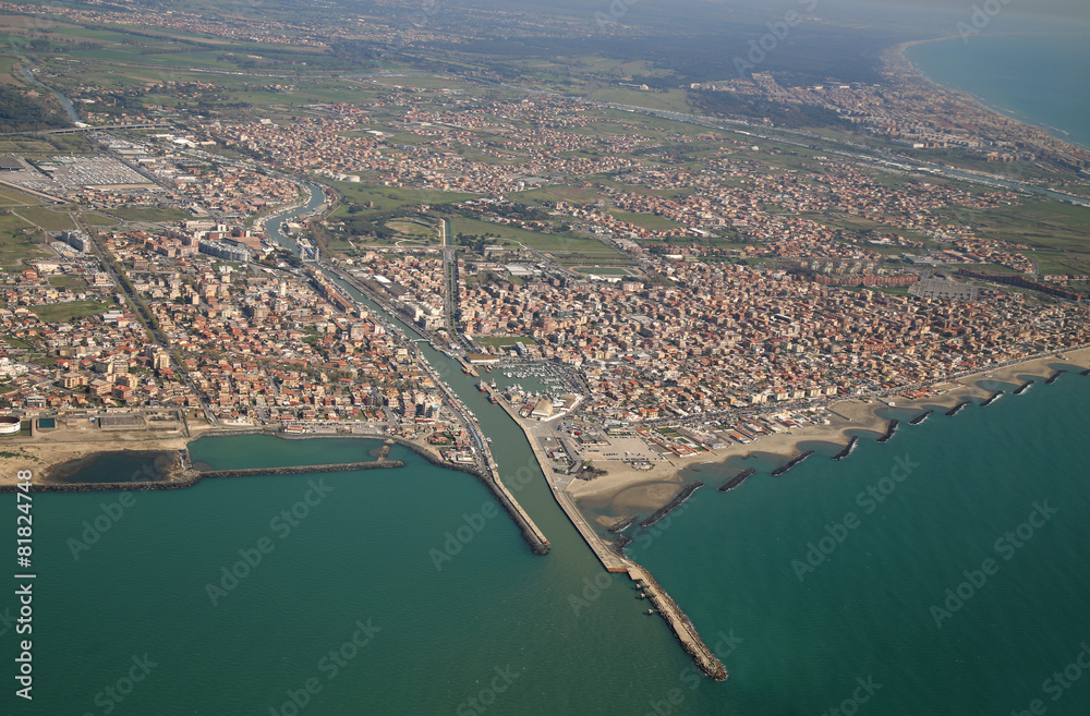 Naklejka premium Fiumicino, niedaleko Roma, Lazio, Włochy z okna samolotu