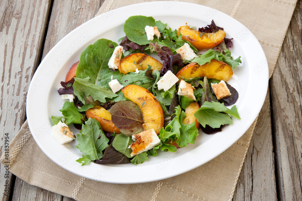 Grilled Peach and Mozzarella Salad