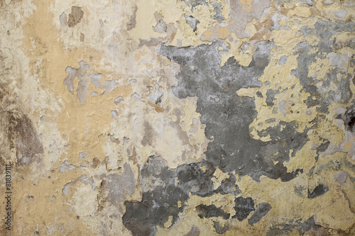 Grunge painted wall with place for copyspace © mettus