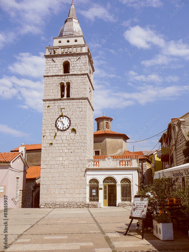 Obraz premium Retro look View of Omisalj