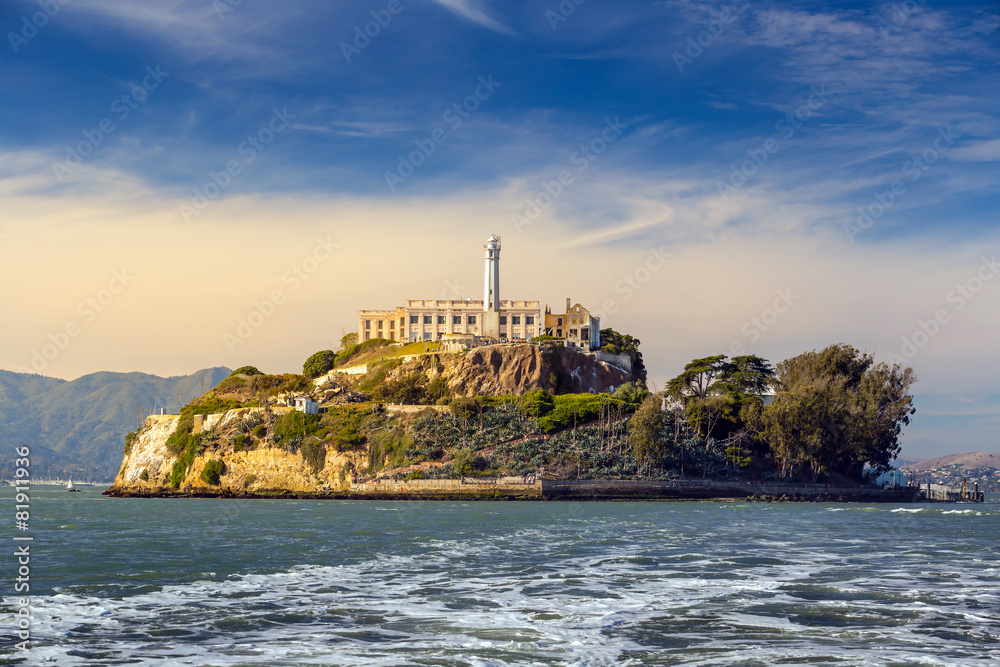 Alcatraz Island in San Francisco - obrazy, fototapety, plakaty 