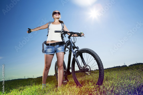 Fototapeta Naklejka Na Ścianę i Meble -  Summer bike walk