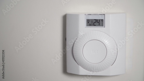Thermostat turned from 16 to 24 degrees C