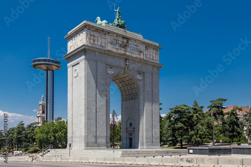 Puerta de Moncloa photo