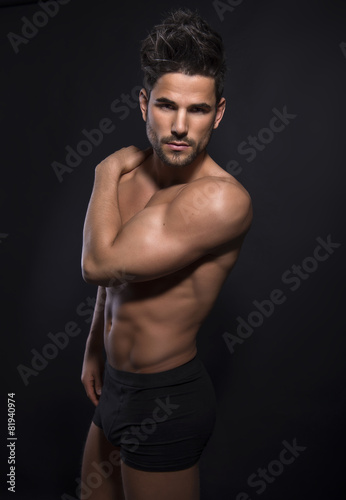 handsome muscular young bodybuilder  © Anetta