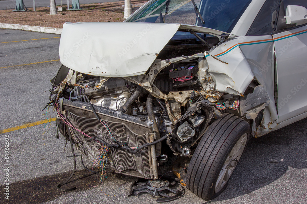 Obraz premium Veículo acidentado