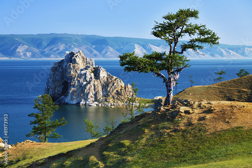 Obraz na płótnie Tree of desires on Lake Baikal w salonie