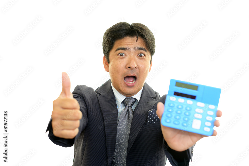 計算機を持つ男性 計算機を持つ男性