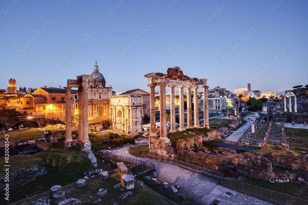Fototapeta premium Roman Forum by night light