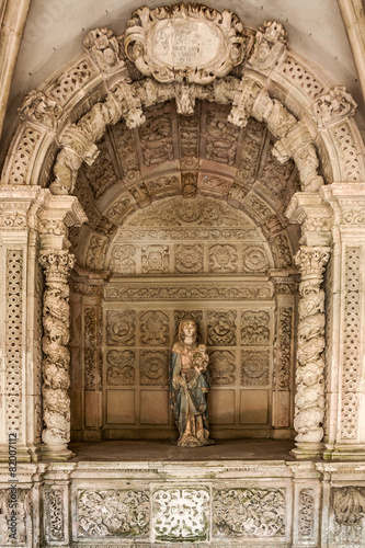 Statue of Virgin Mary of Alcobaca monastery, Portugal © Travel Faery