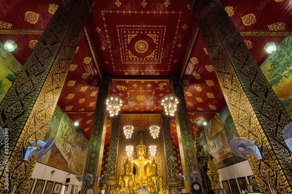 Obraz premium Wat Phra That Hariphunchai temple