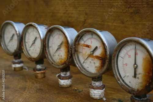 Old pressure gauge or damage pressure gauge of oil and gas