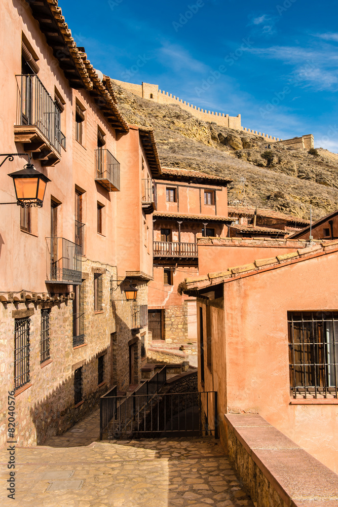 Casas y muralla en Albarracín. Teruel. España
