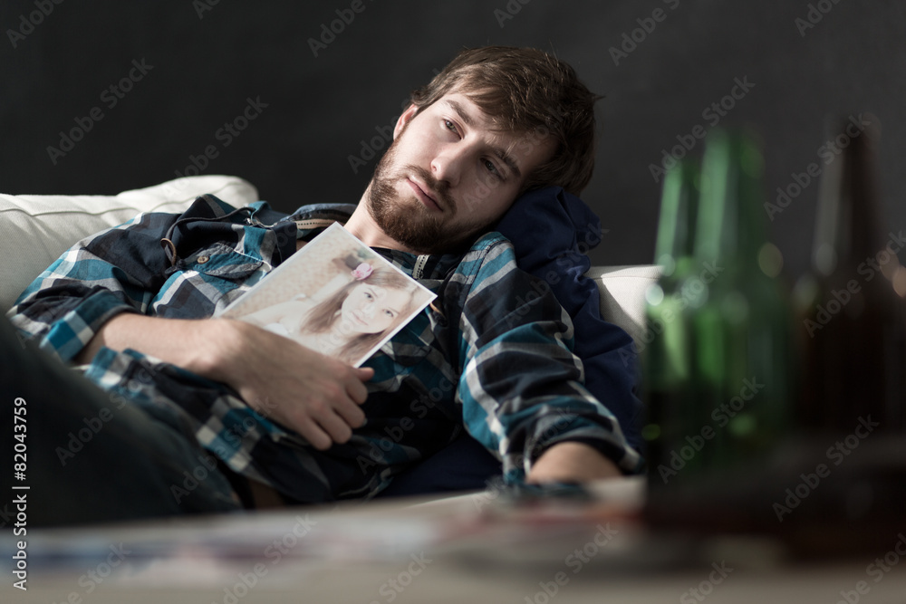 Obraz premium Depressed man after split up