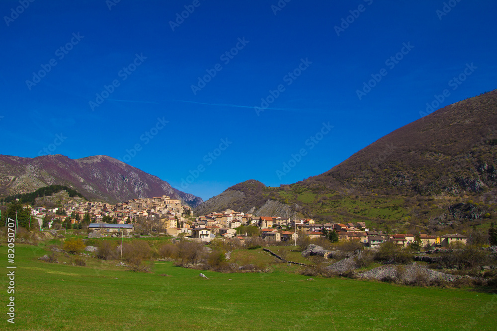 Foto panoramica di Villalago