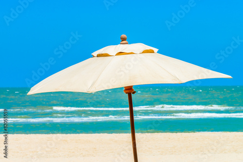 Umbrella beach chair © siraphol