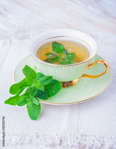 tea with fresh mint leaves