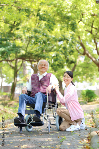 介護・車椅子 © naka