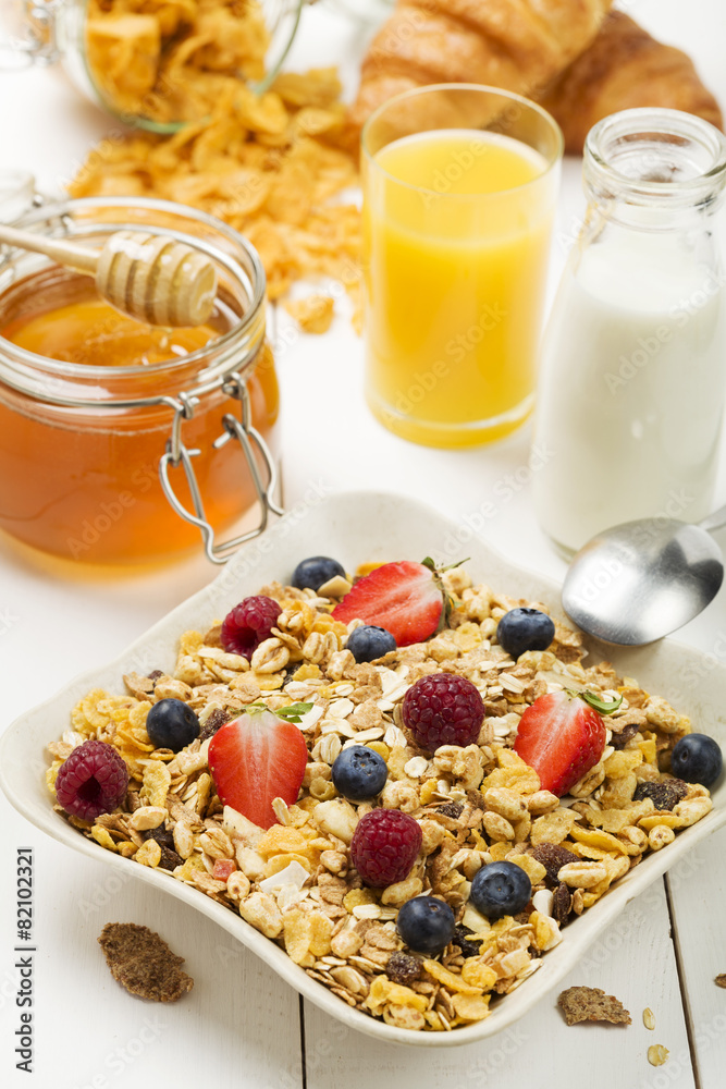 Light, delicious breakfast with cereal and fruit. Light, delicious breakfast with cereal and fruit.