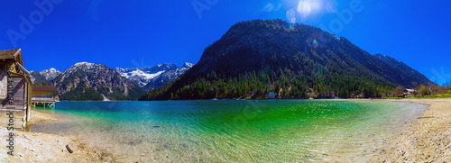 Plansee in Tirol mit Bergen