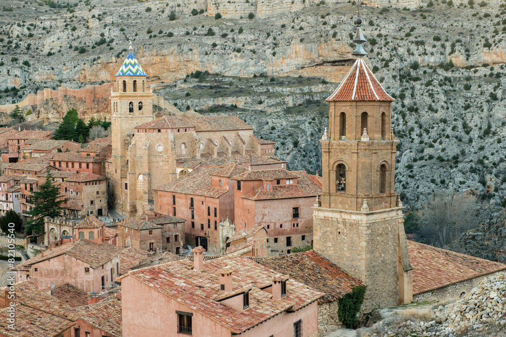Iglesia de Santiago y Catedral de Albarracín. Teruel. España