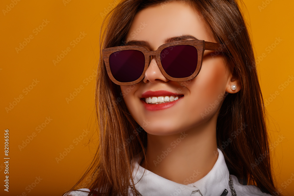 Fashion portrait of a beautiful brunette woman Fashion portrait of a beautiful brunette woman
