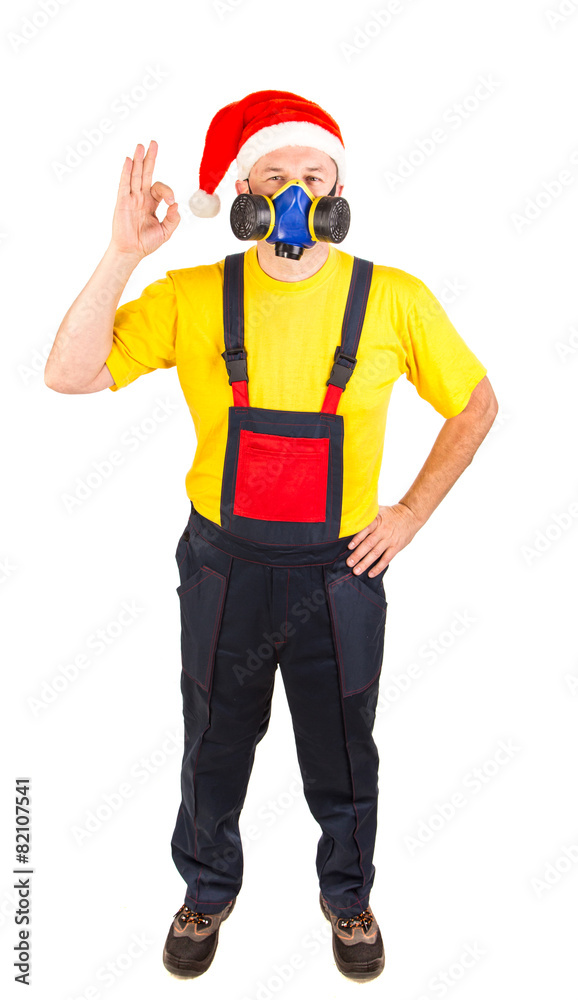 Worker in gas mask