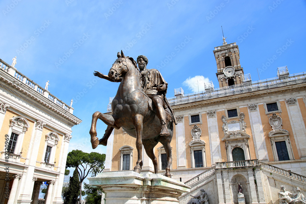Naklejka premium Statue Marco Aurelio in Rome, Italy