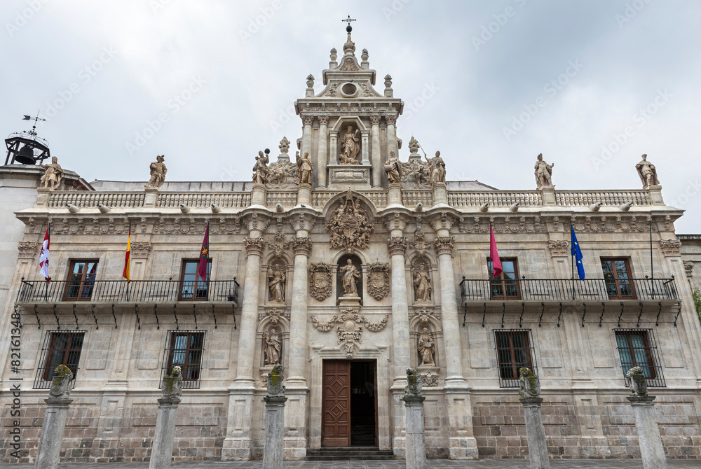 Obraz premium Baroque facade of the University of Valladolid
