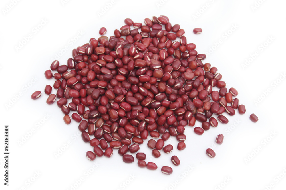 fagioli rossi adzuki su sfondo bianco fagioli rossi adzuki su sfondo bianco