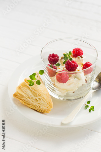 Cottage cheese with raspberry