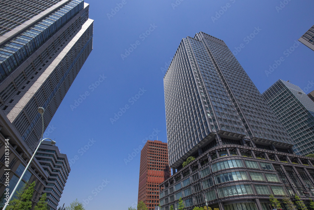 東京丸の内の高層ビル