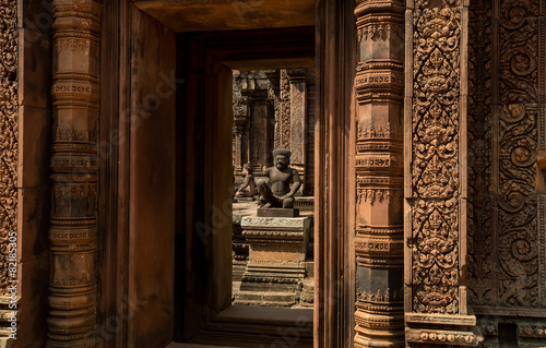 Banteay Srei sculpture photo